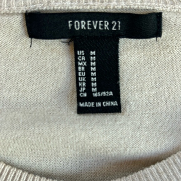 Forever 21 simple sporty chic versatile cream top with laced shoulder detail MD - Picture 4 of 4